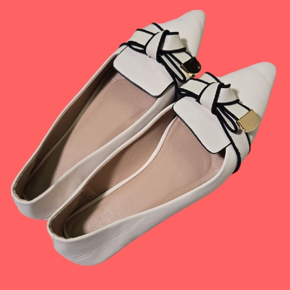 Shoes - Elegant Cream Flats with Bow Accent